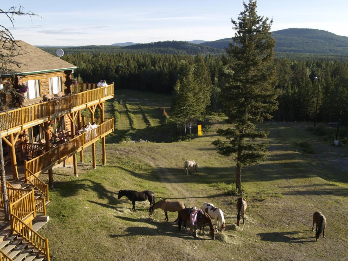 Spruce Hill Resort & Spa 108 Mile Ranch エクステリア 写真