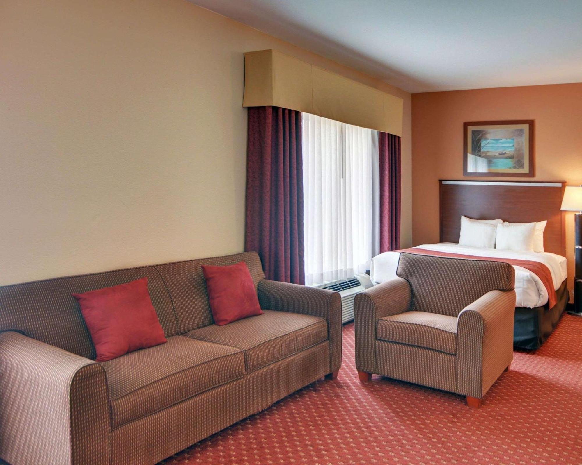 Quality Suites Near Cedar Creek Lake Mabank エクステリア 写真