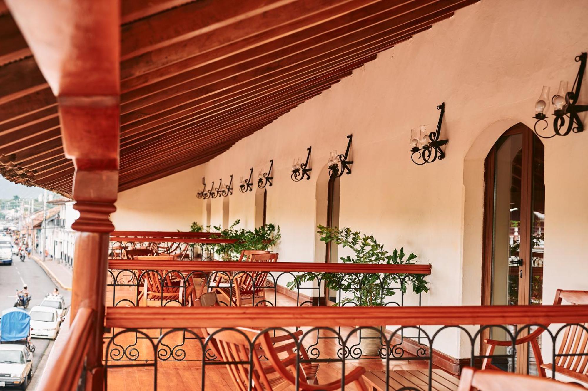 Hotel Plaza Colon - Granada Nicaragua エクステリア 写真