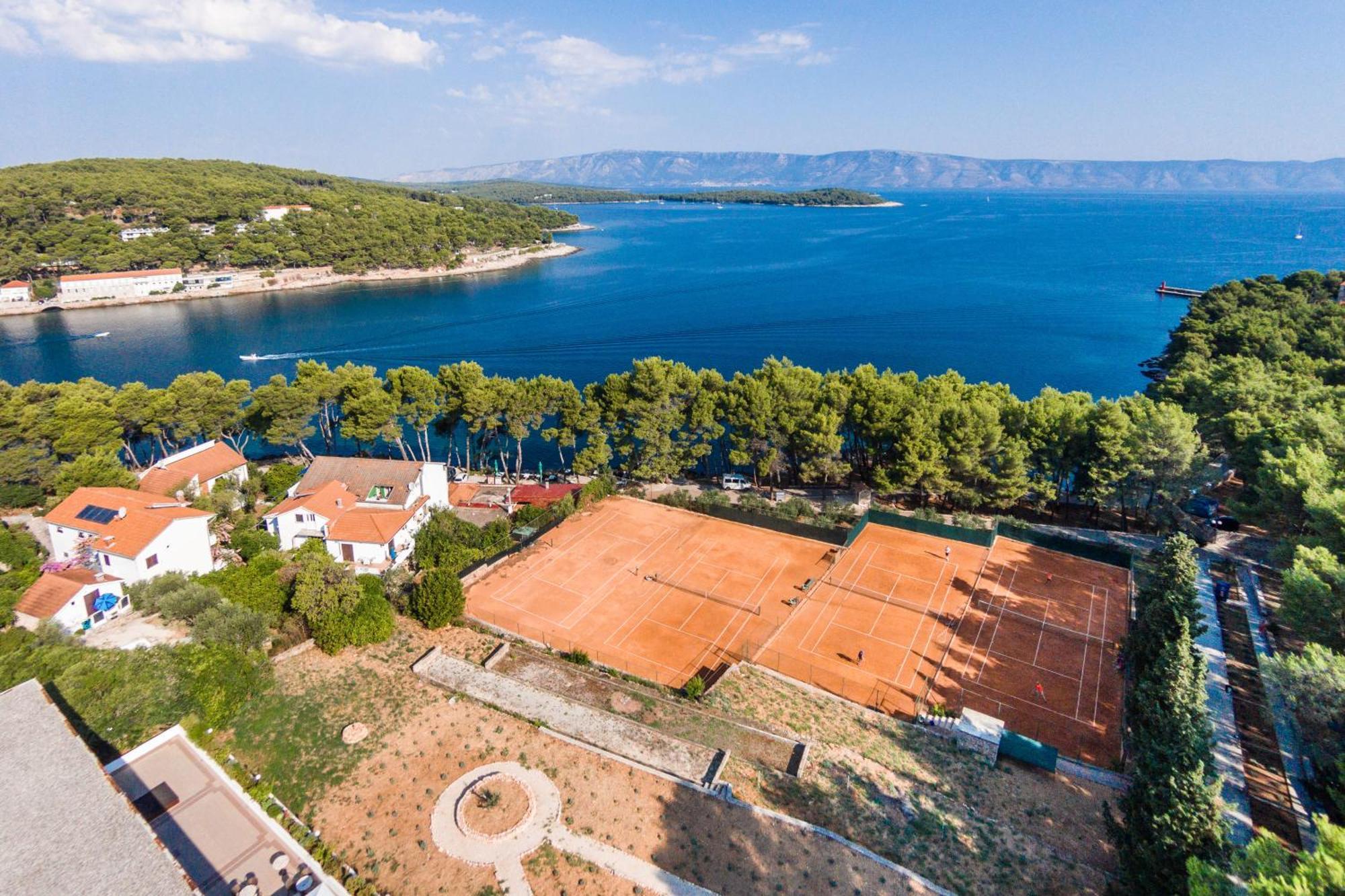 Hotel Hvar イェルサ エクステリア 写真