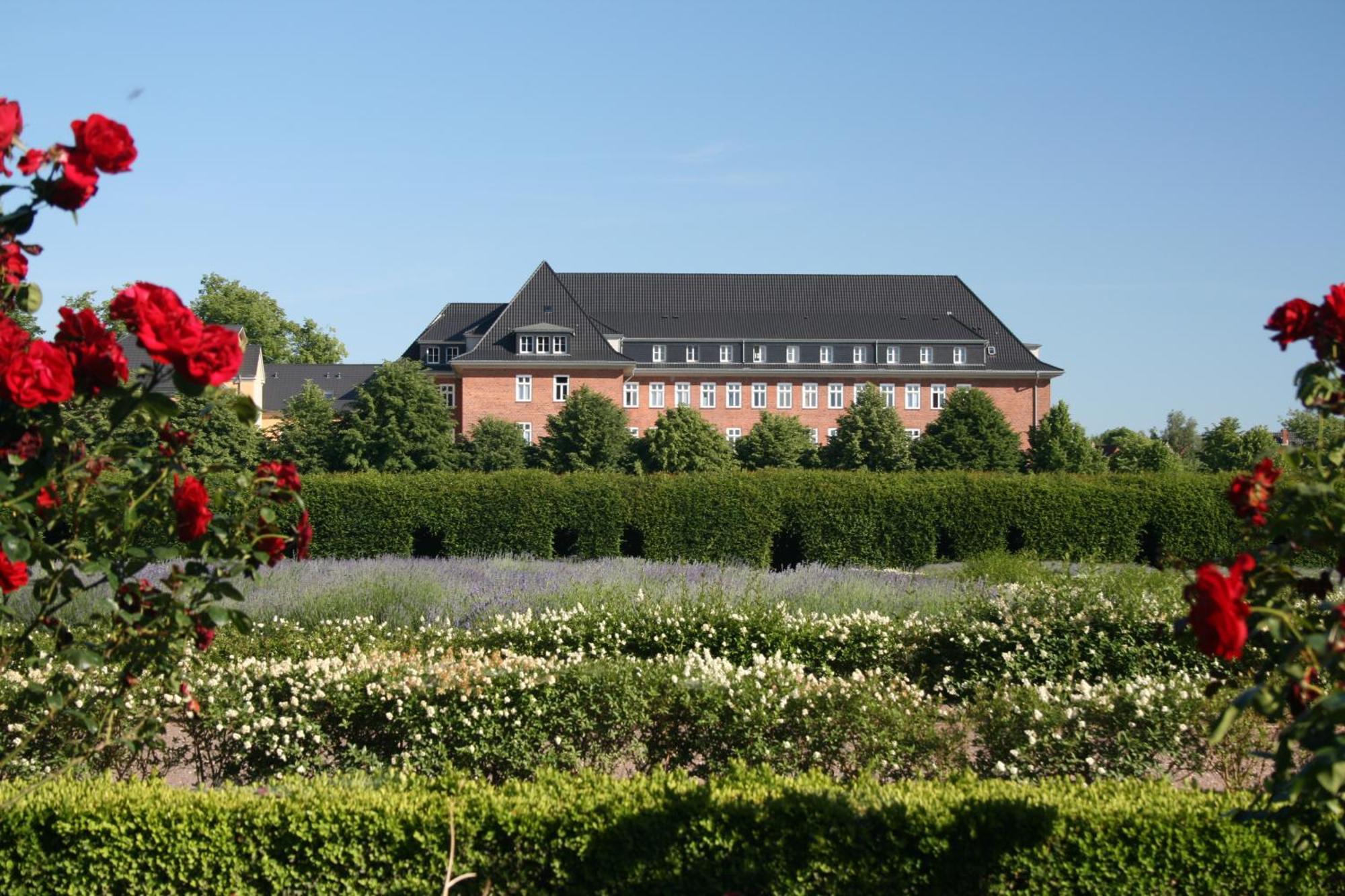Hotel Am Schlosspark Güstrow エクステリア 写真