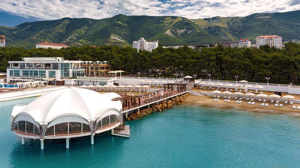 Primorie Grand Resort Hotel 5* ゲレンジーク エクステリア 写真