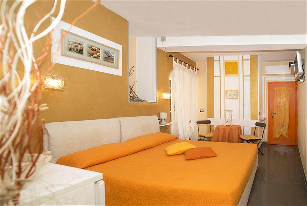 I Coralli Rooms & Apartments モンテロッソ・アル・マーレ エクステリア 写真