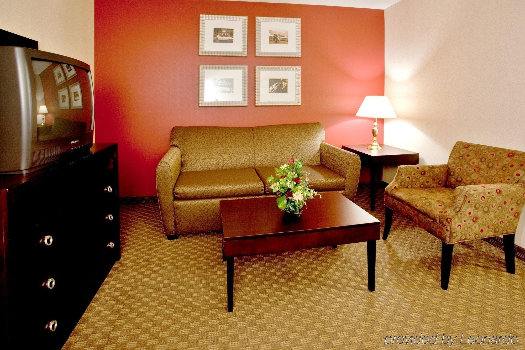 Holiday Inn & Suites Raleigh Cary, An Ihg Hotel 部屋 写真