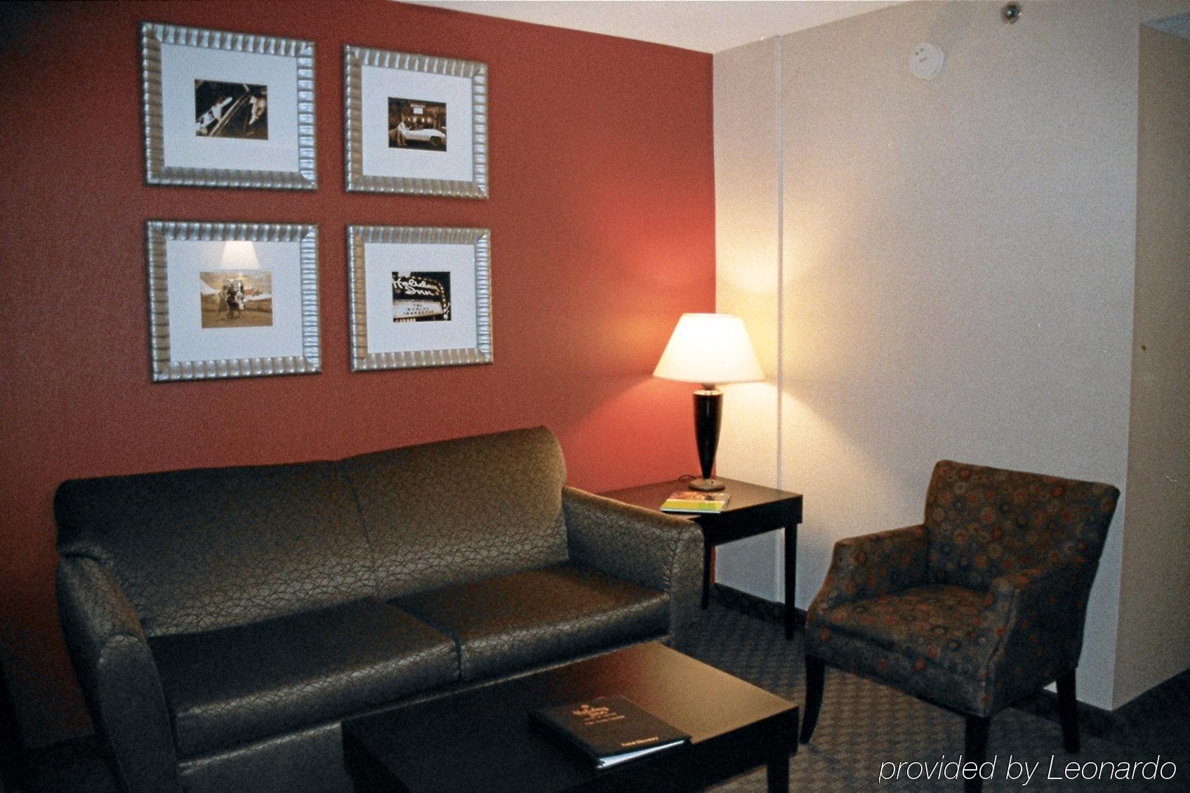 Holiday Inn & Suites Raleigh Cary, An Ihg Hotel 部屋 写真