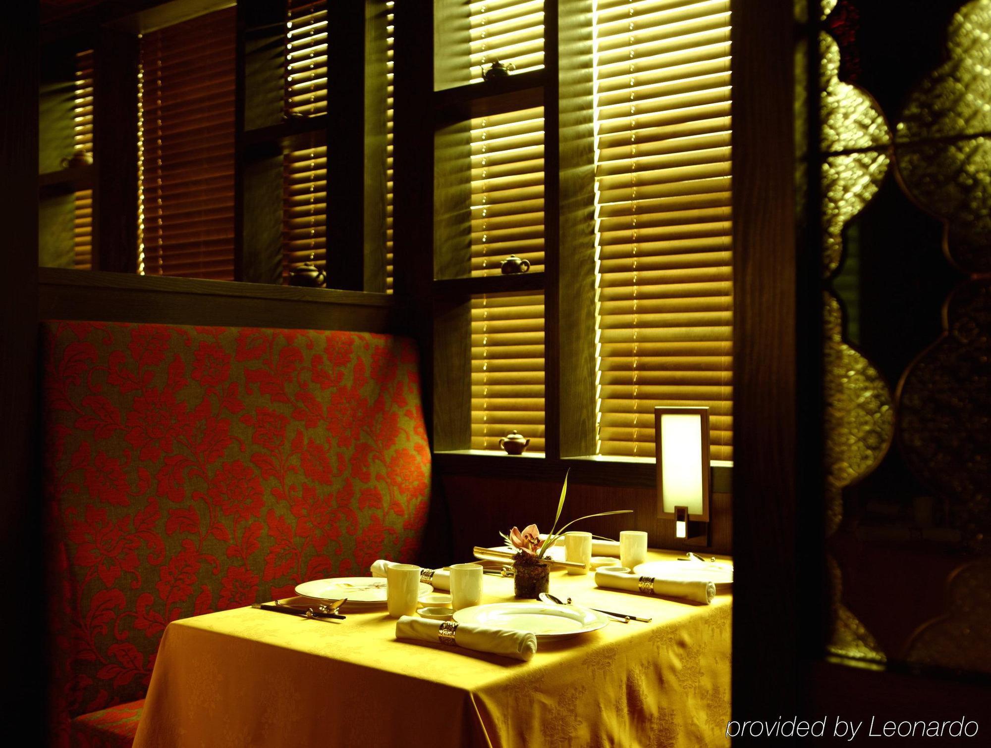 ニュー ワールド マカティ ホテル マニラ レストラン 写真