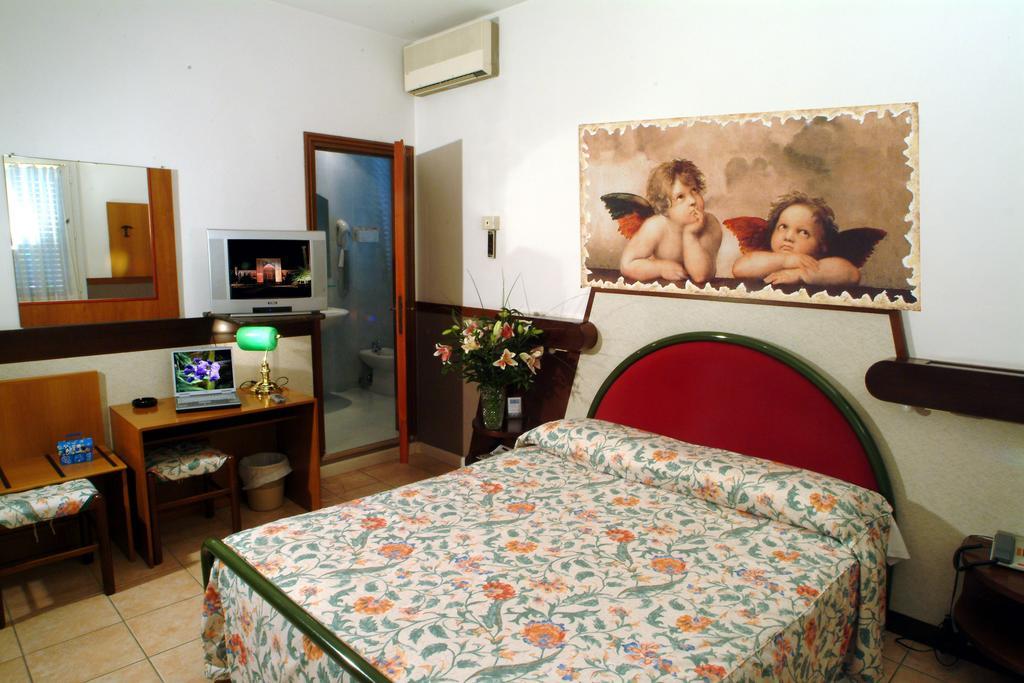 Hotel Roma マルゲーラ エクステリア 写真