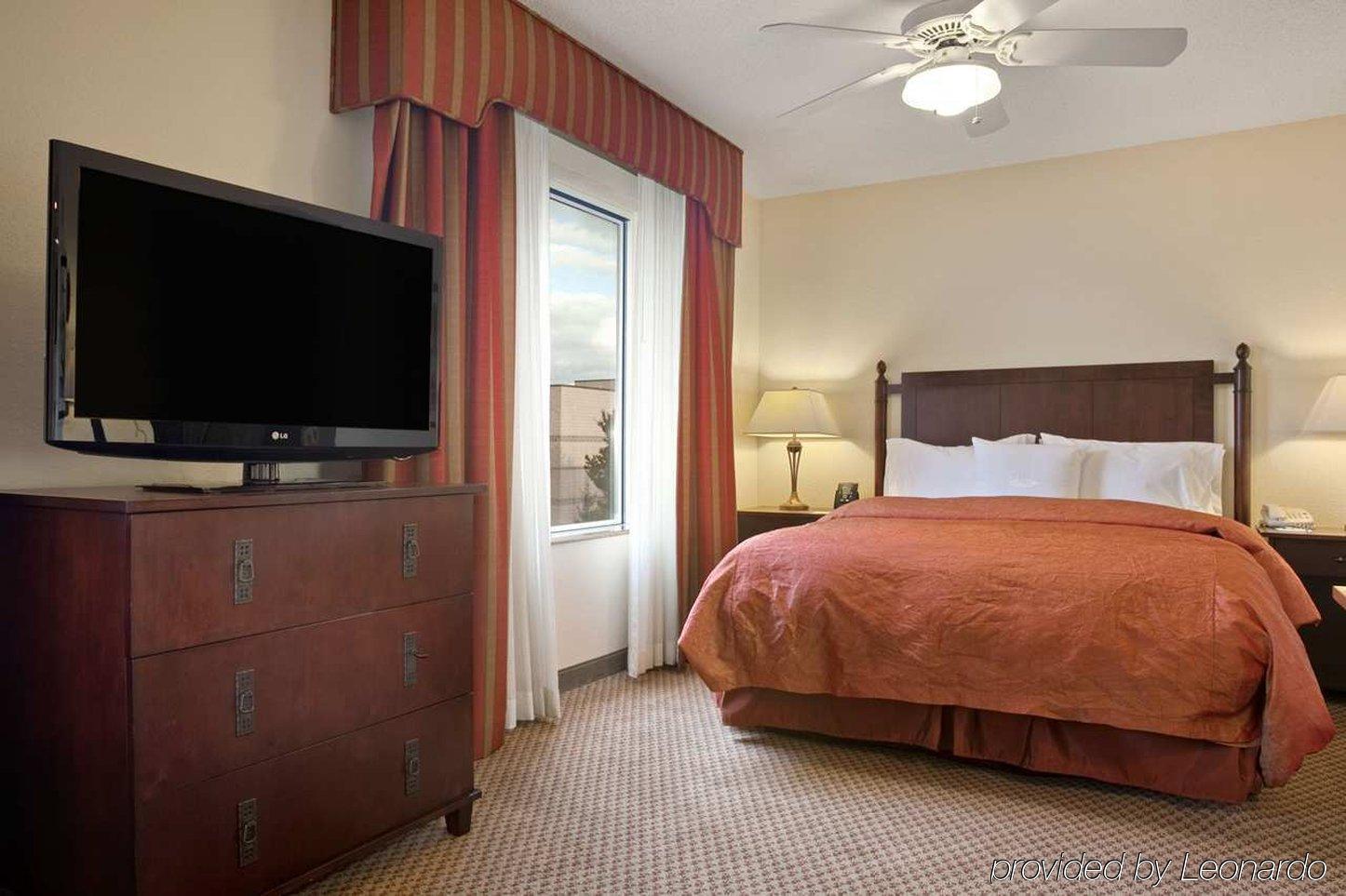 ホームウッド スイーツ バイ ヒルトン サマーセット ホテル サマセット 部屋 写真