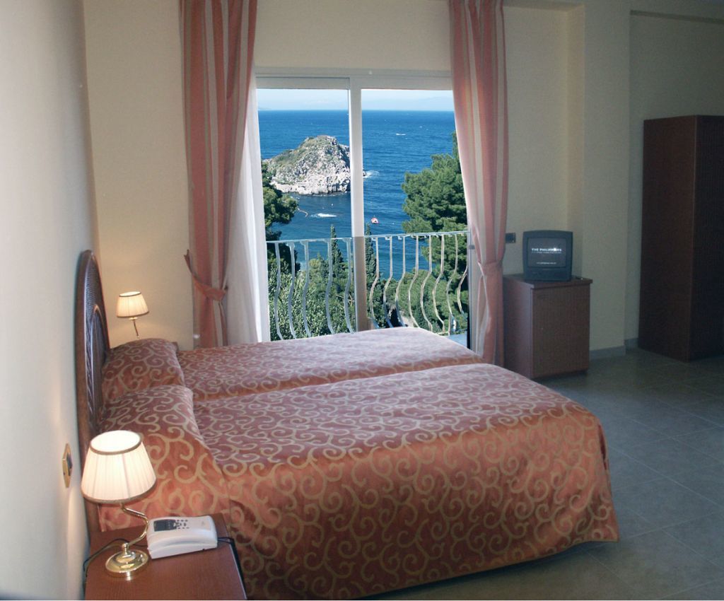 Hotel Villa Bianca Resort タオルミーナ 部屋 写真