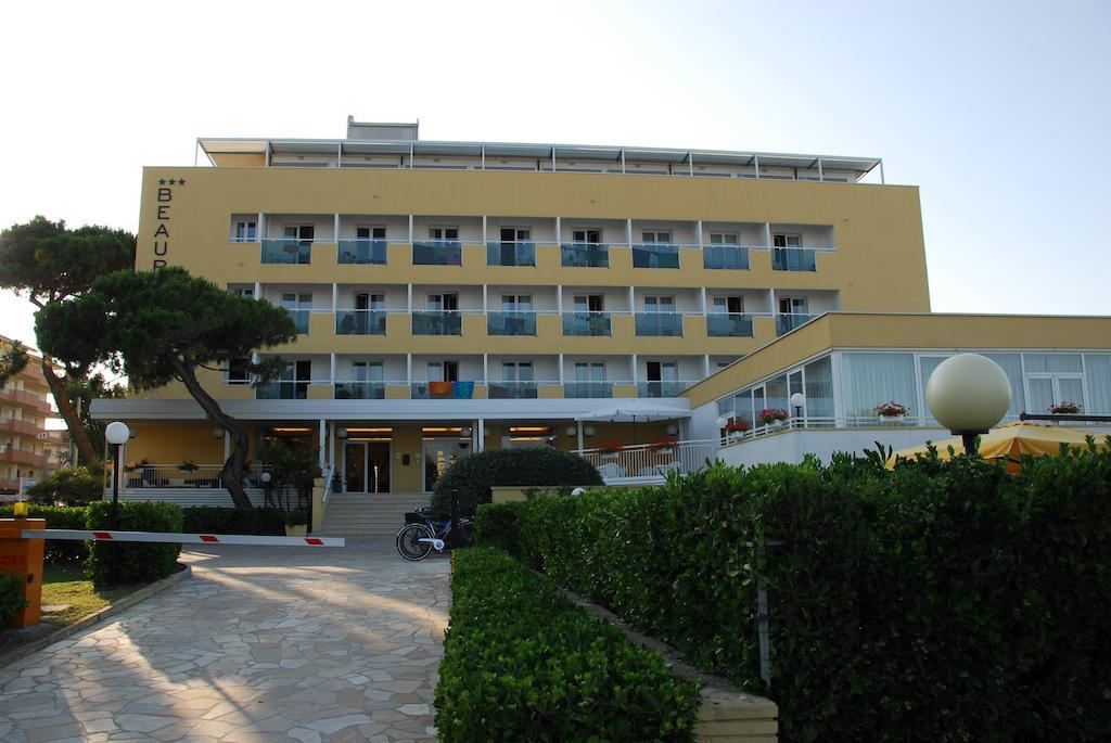 Hotel Beaurivage Fogliano Marina エクステリア 写真