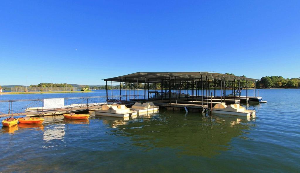 Emerald Isle Resort Lake Hamilton エクステリア 写真