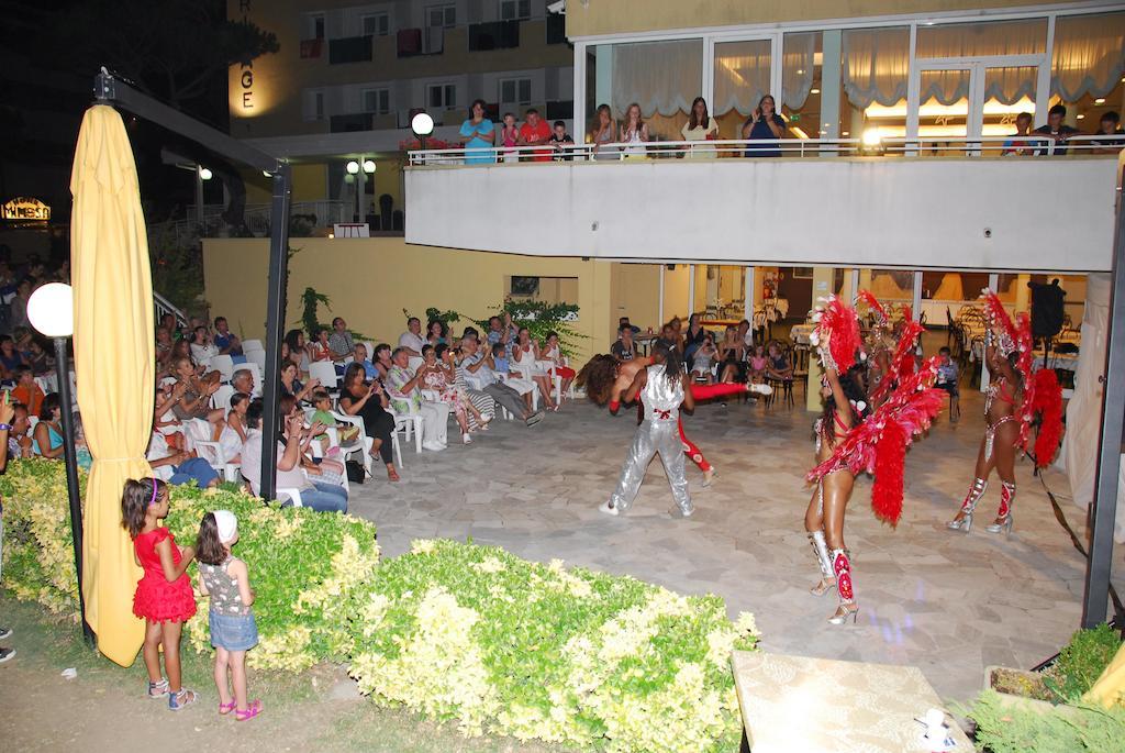 Hotel Beaurivage Fogliano Marina エクステリア 写真