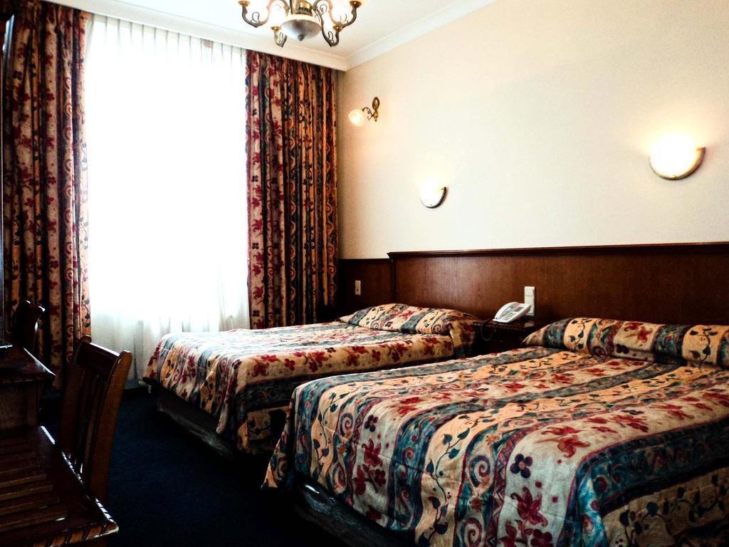 ホテル コンチネンタル ガール ドゥ ミディ ブリュッセル 部屋 写真