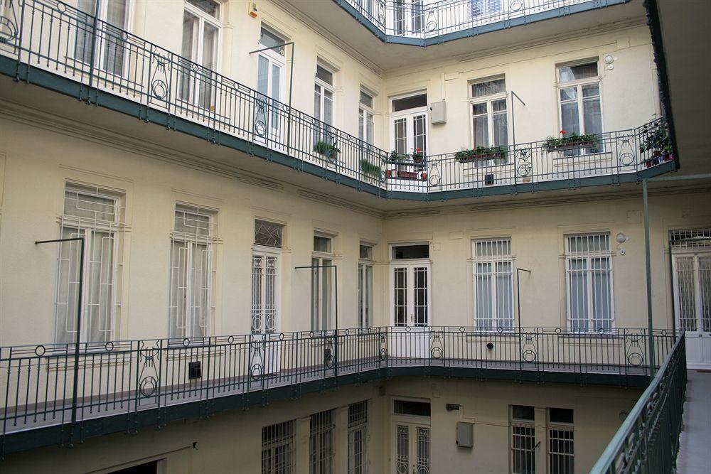 Central Apartment In Budapest ブダペスト エクステリア 写真