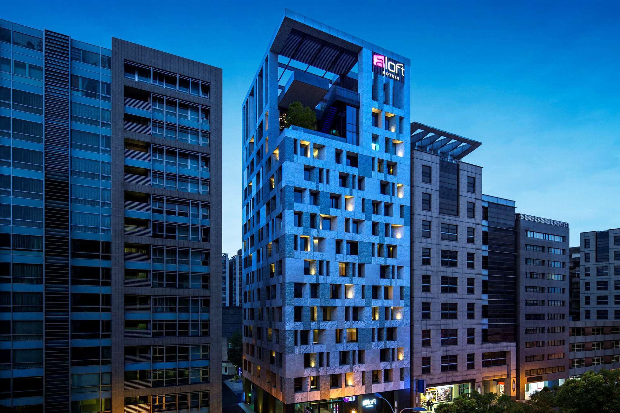 ホテル アロフト タイペイ ゾンシャン 台北市 エクステリア 写真