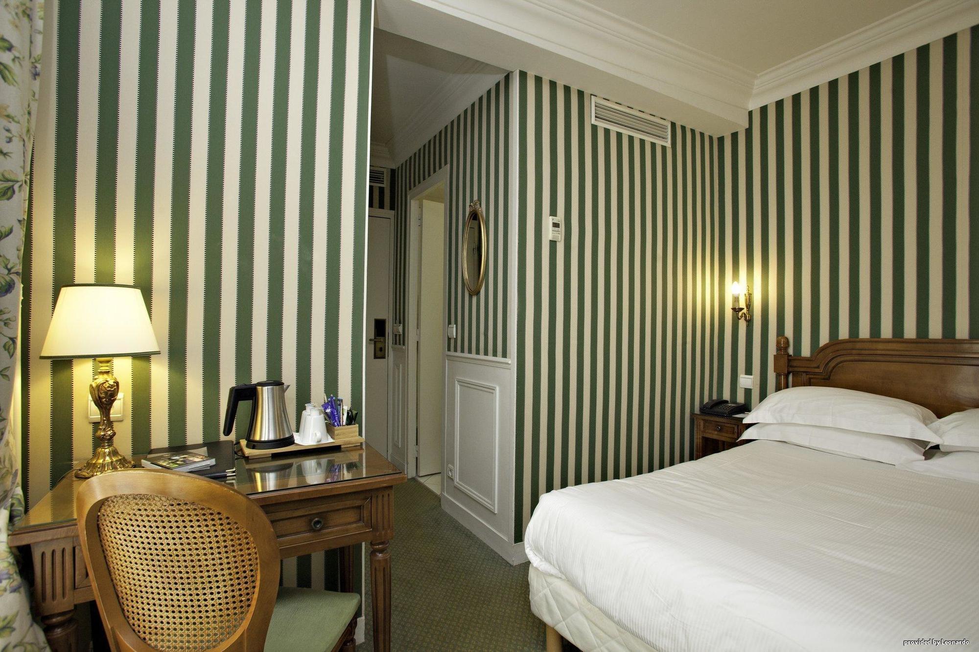 ホテル デュック ドゥ ブルゴーニュ パリ 部屋 写真