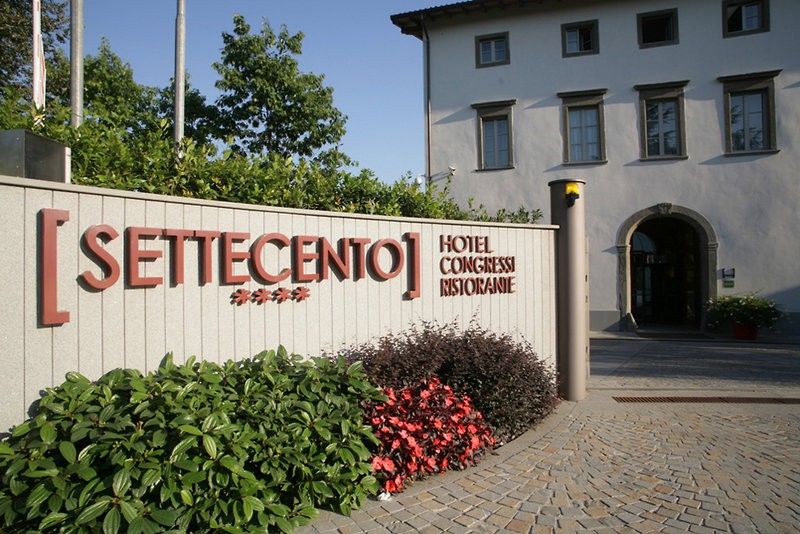 Settecento Hotel Presezzo エクステリア 写真