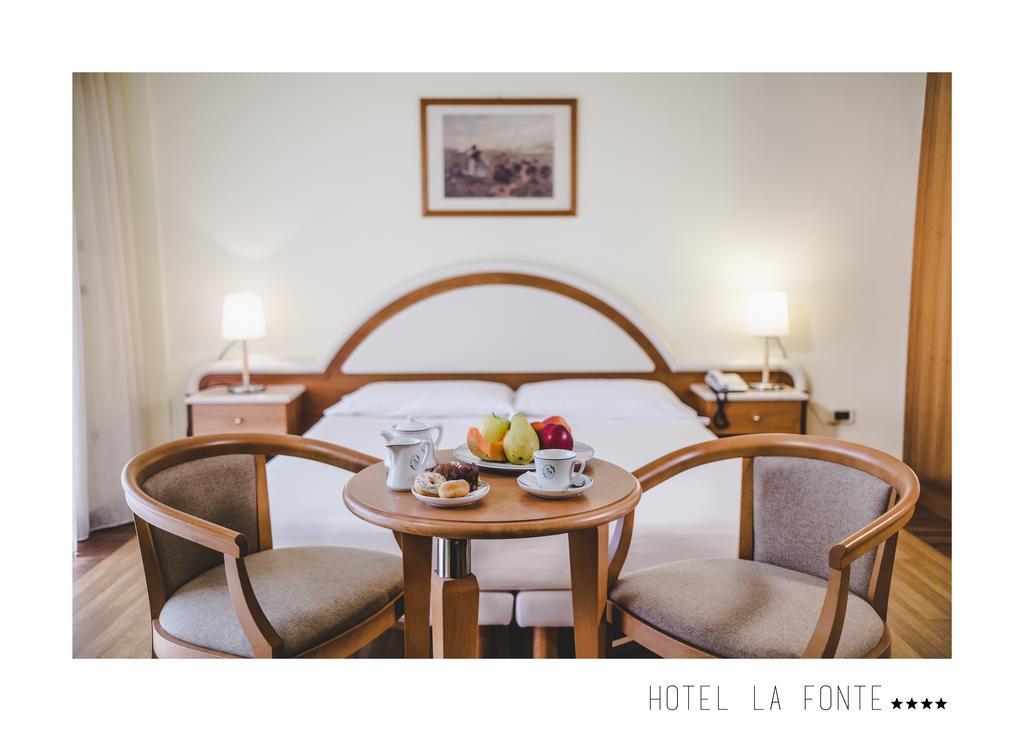 La Fonte Hotel Ome エクステリア 写真