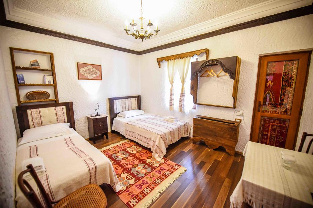 Hotel Tradita Shkodër エクステリア 写真