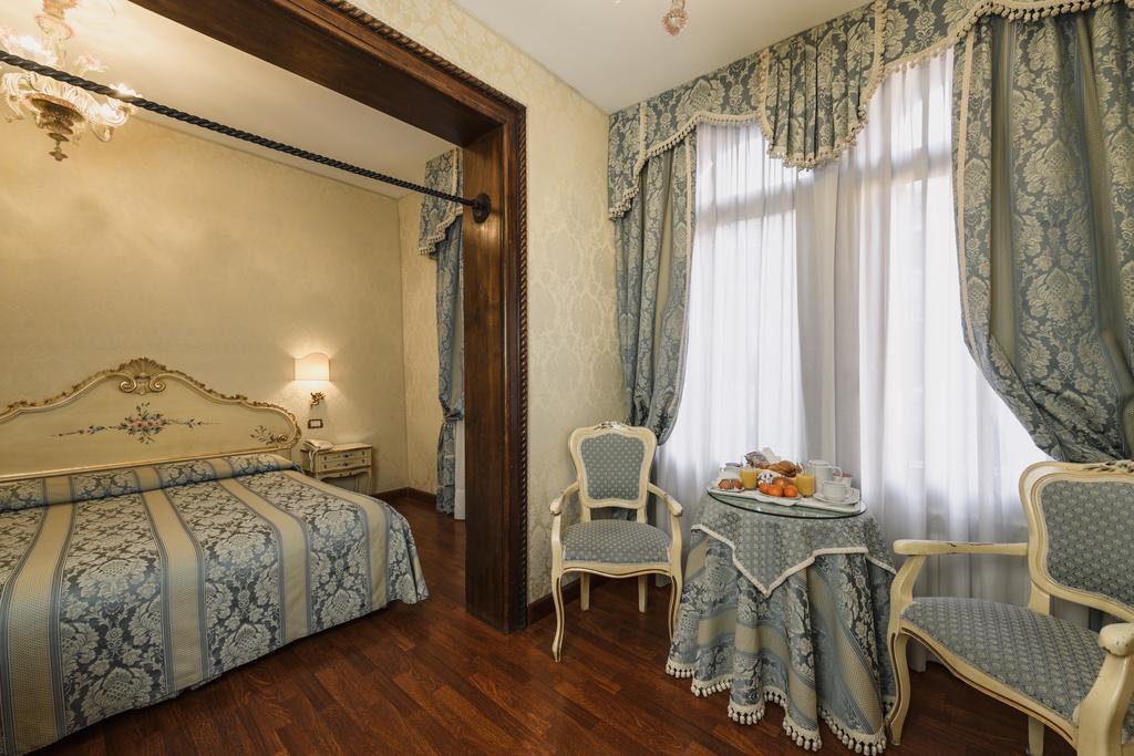 ヴェネツィア ロカンダ アル レオン Bed & Breakfast エクステリア 写真