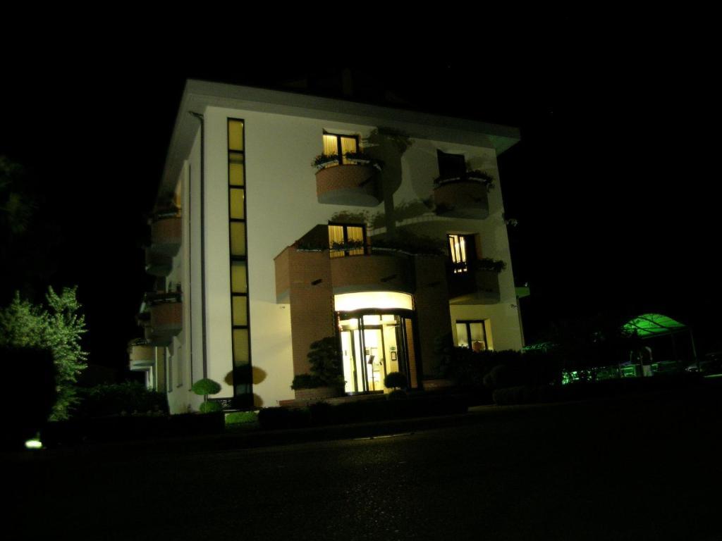 Hotel Da Vito Campagna Lupia エクステリア 写真