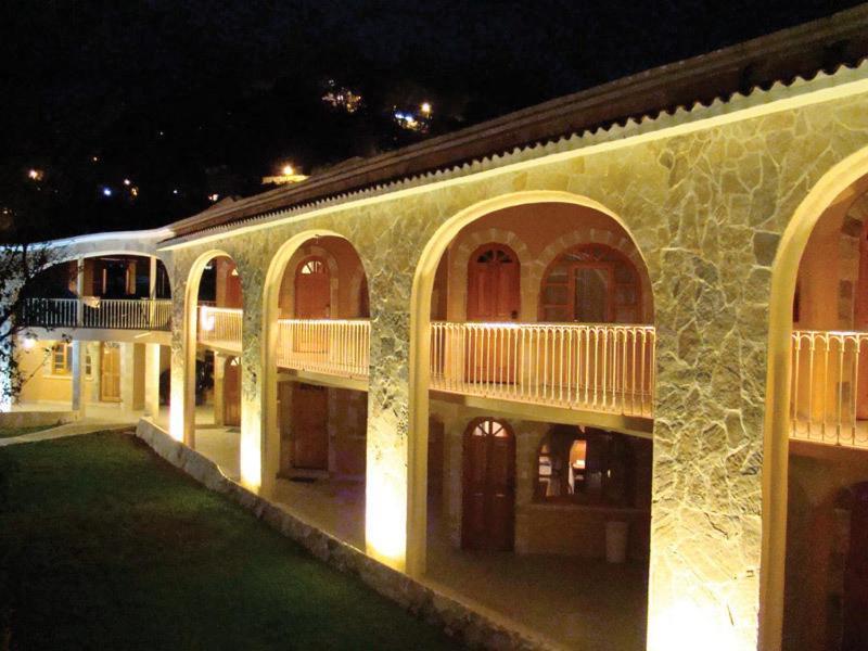 Hotel Arrecife De Coral San Cristóbal de Las Casas エクステリア 写真