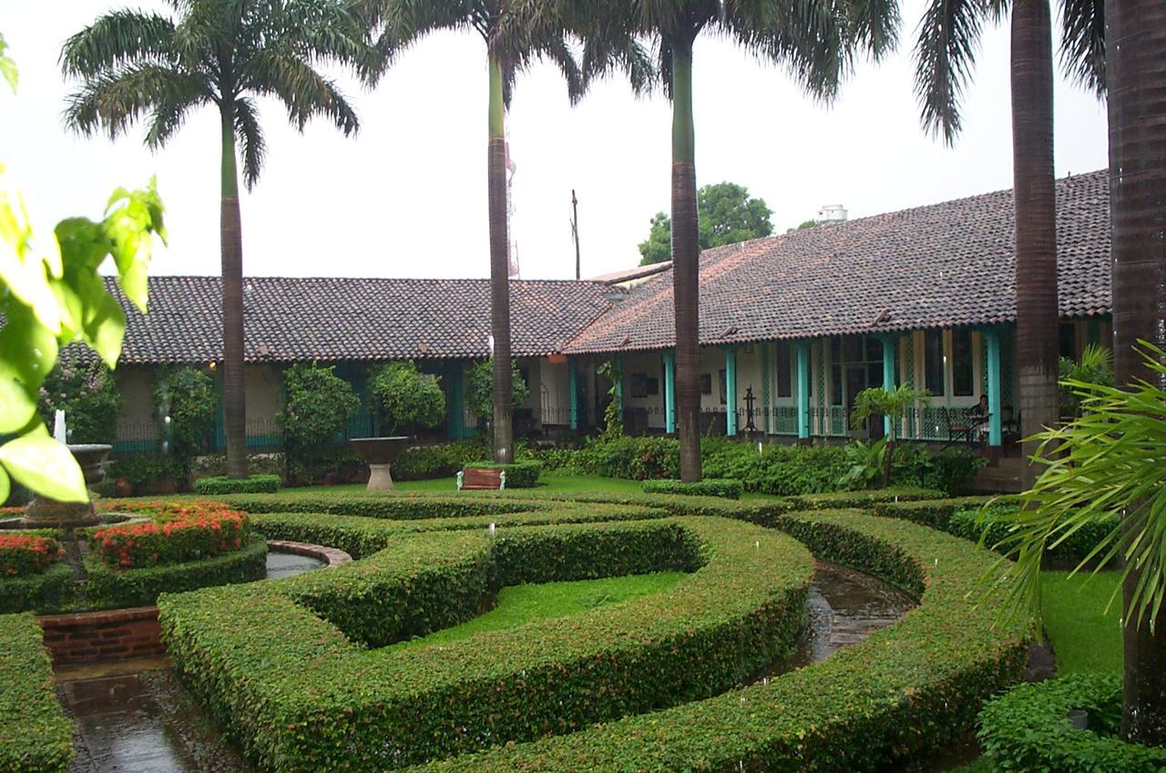 Hotel El Convento Leon Nicaragua エクステリア 写真