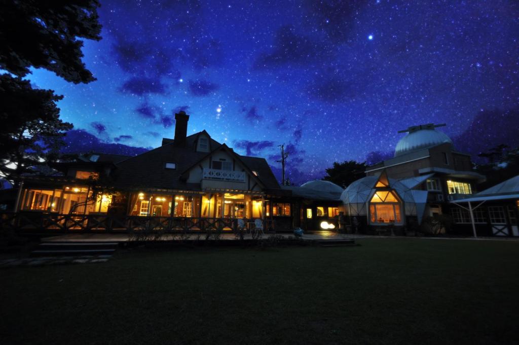 ホテル 南阿蘇ルナ天文台　オーベルジュ　森のアトリエ 南阿蘇村 エクステリア 写真