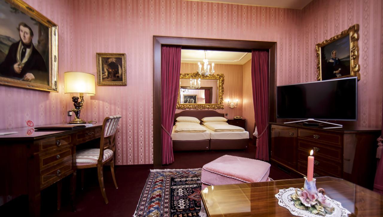 ホテル パレ ポルチア クラーゲンフルト 部屋 写真