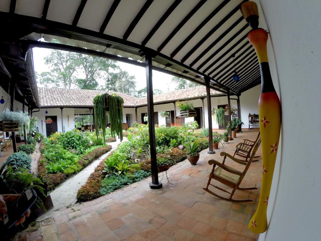 Hotel Hacienda El Roble ロス・サントス エクステリア 写真