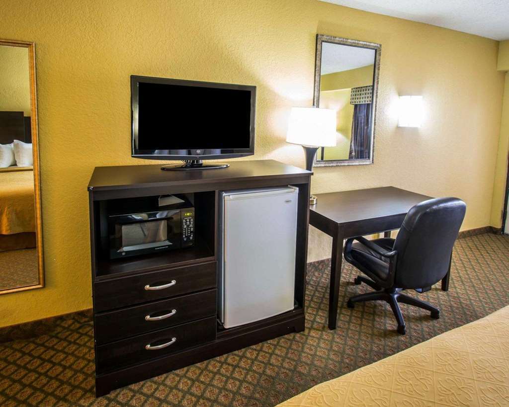 Quality Inn & Suites Orlando Airport 部屋 写真