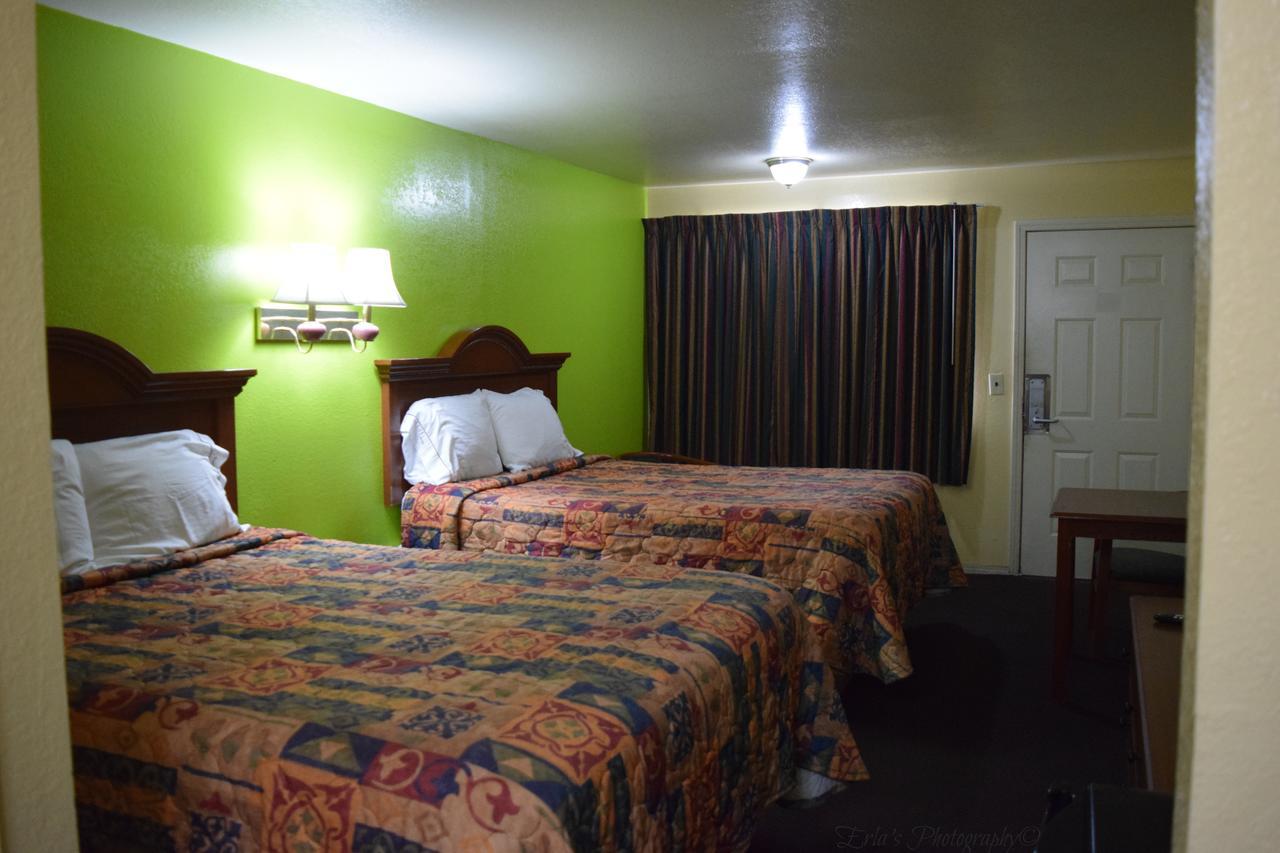 Claremore Motor Inn エクステリア 写真