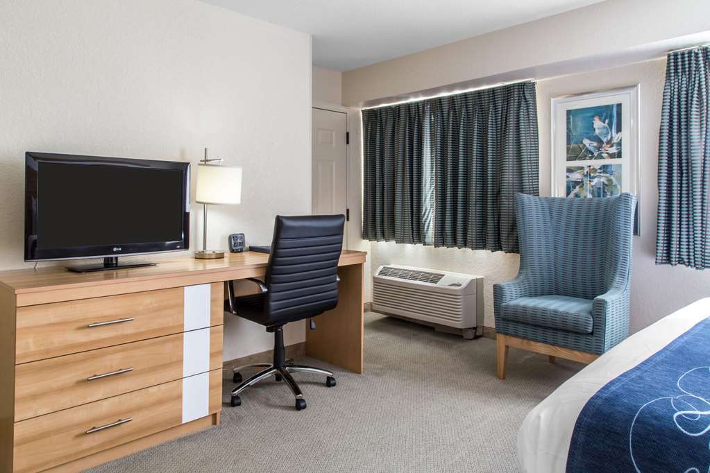 Comfort Suites Seven Mile Beach ジョージ・タウン 部屋 写真