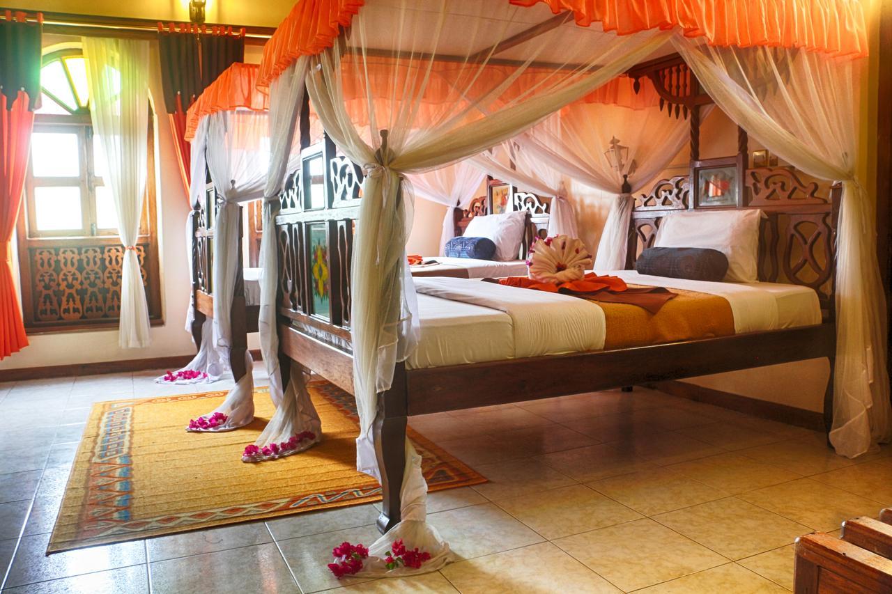 タウシ パレス ホテル Zanzibar エクステリア 写真