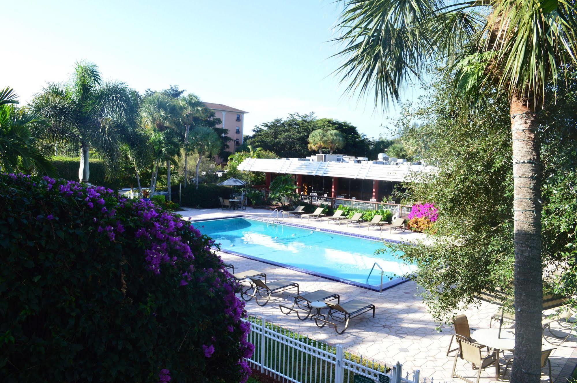 Collins Hotel North Naples エクステリア 写真