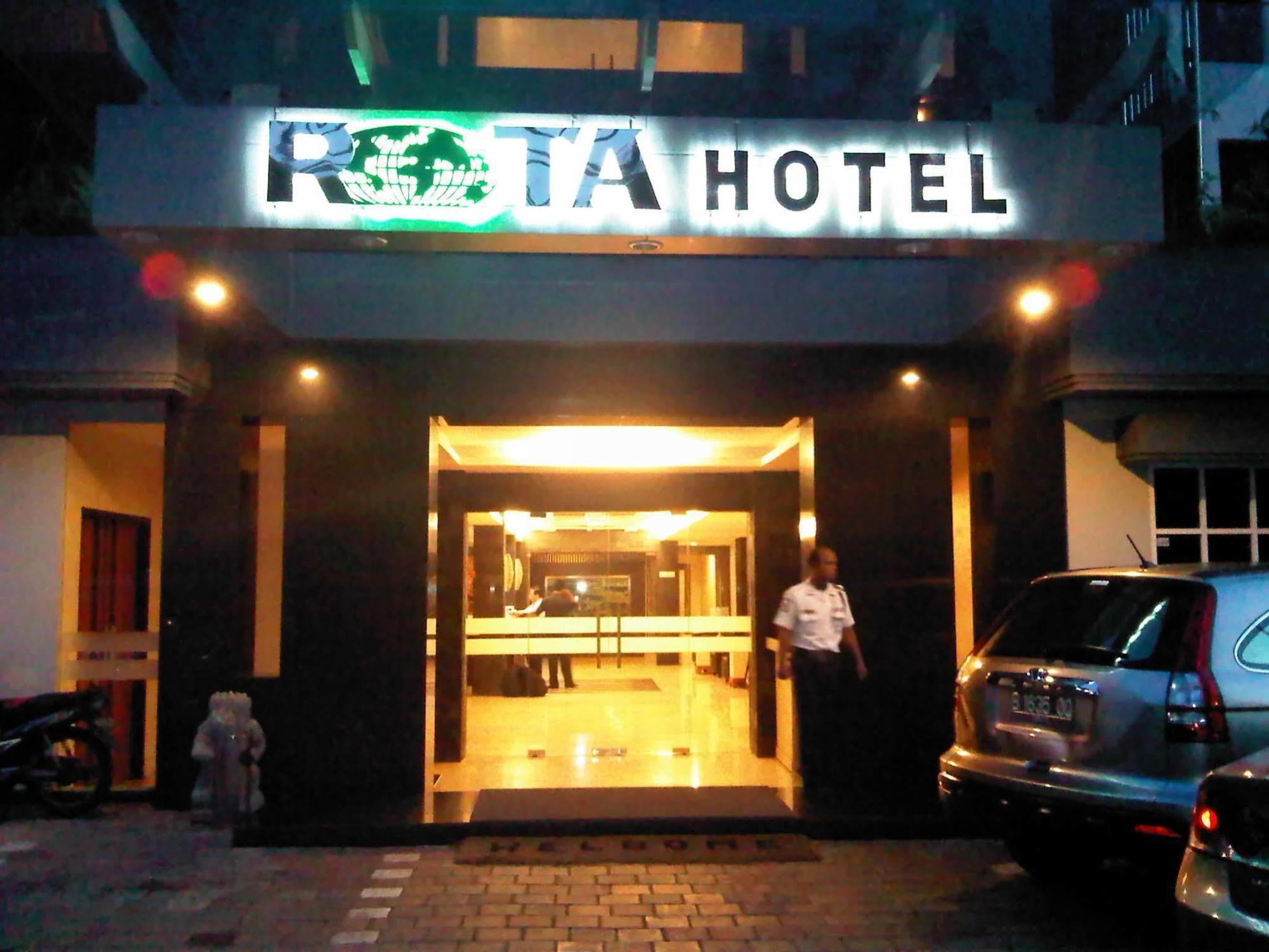 ロタ ホテル ジャカルタ エクステリア 写真