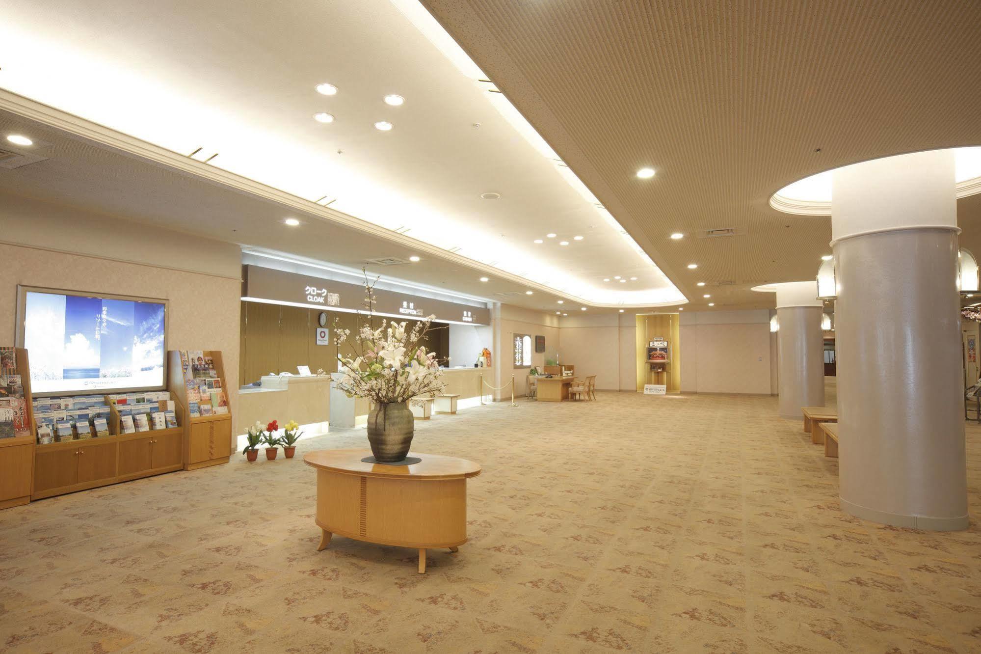 ロイヤルホテル 富山砺波 砺波市 エクステリア 写真