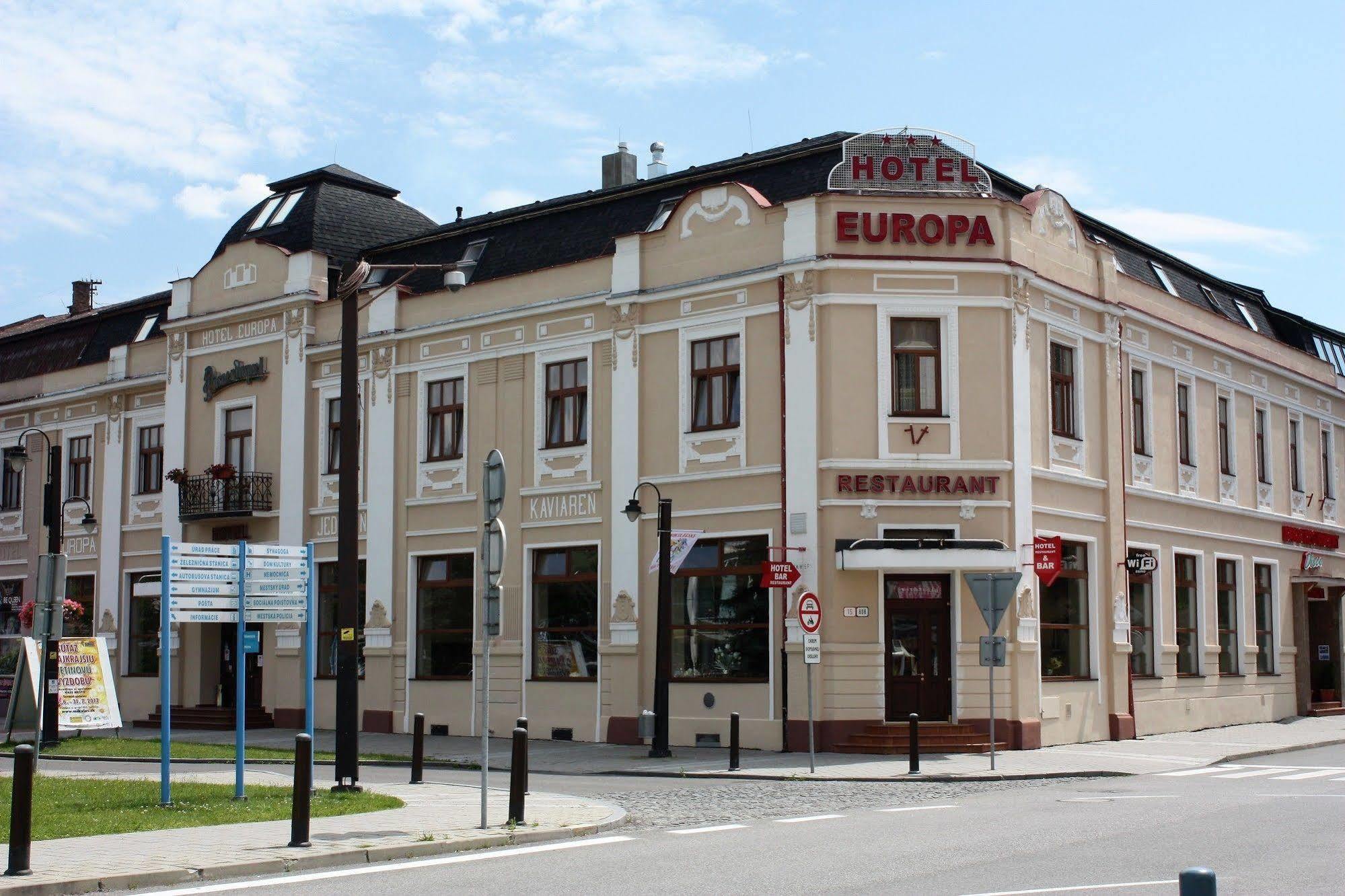 Hotel Europa Liptovský Mikuláš エクステリア 写真