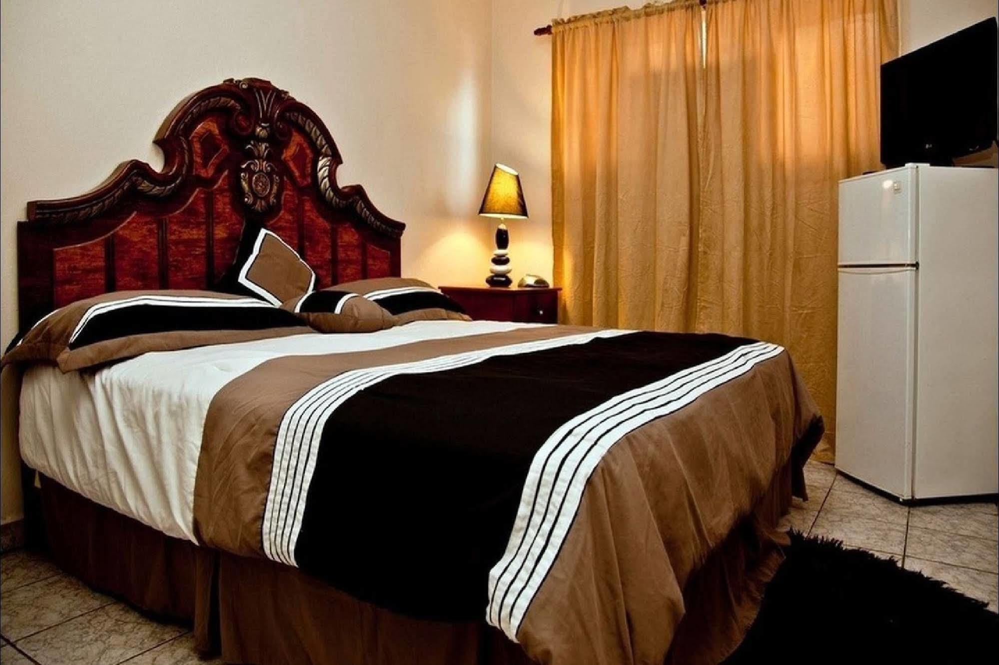 ホテル California Aruba オラニエスタッド エクステリア 写真