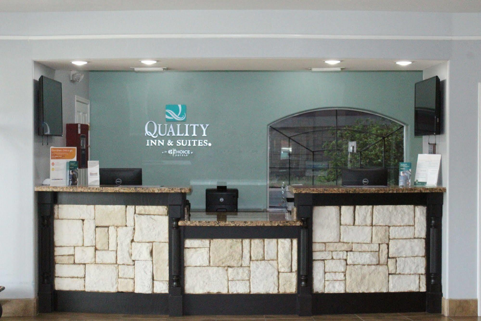 Quality Inn & Suites At The Outlets Mercedes-Weslaco エクステリア 写真