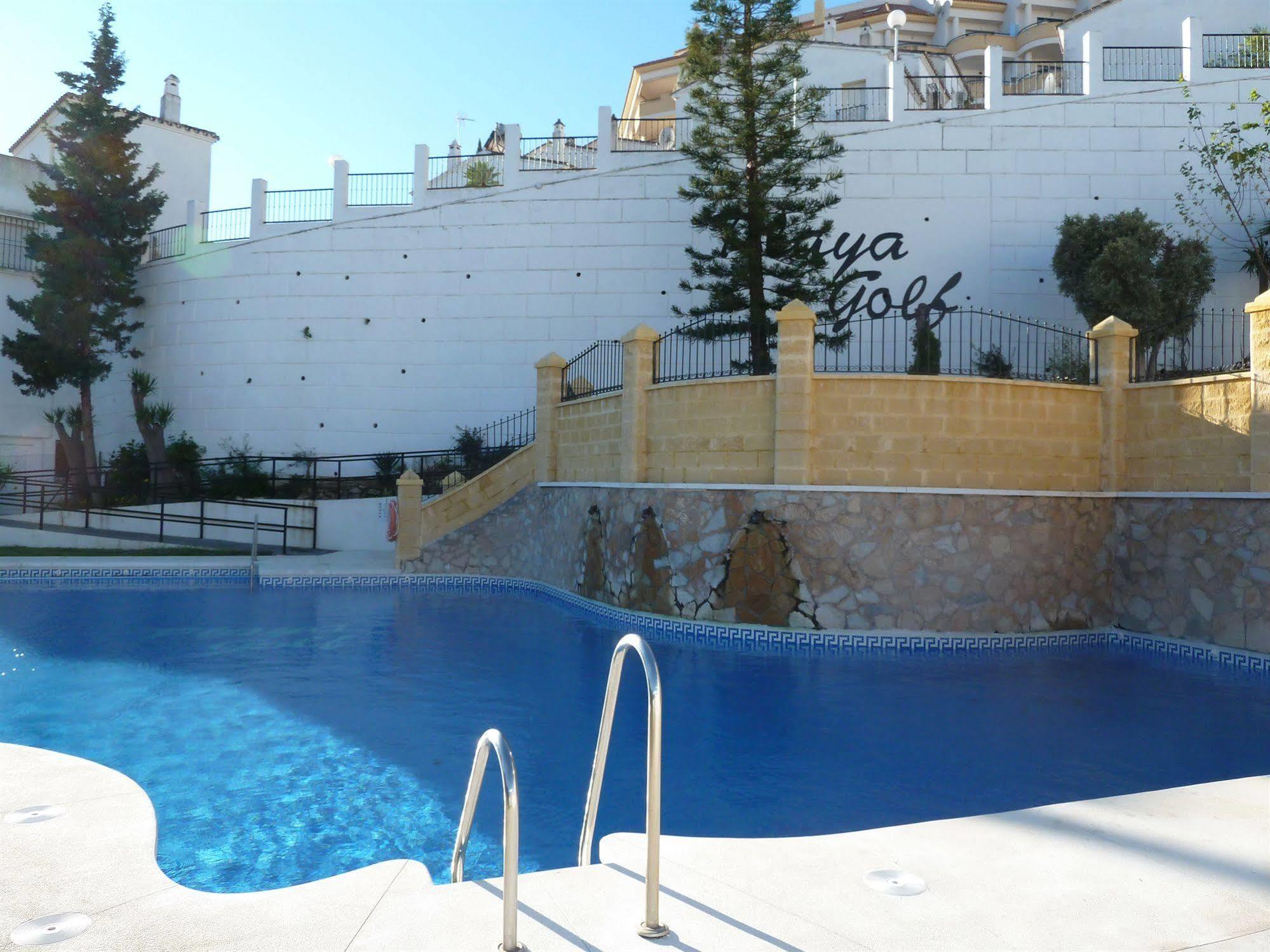 ベナルマデナ Playa Golfアパートホテル エクステリア 写真