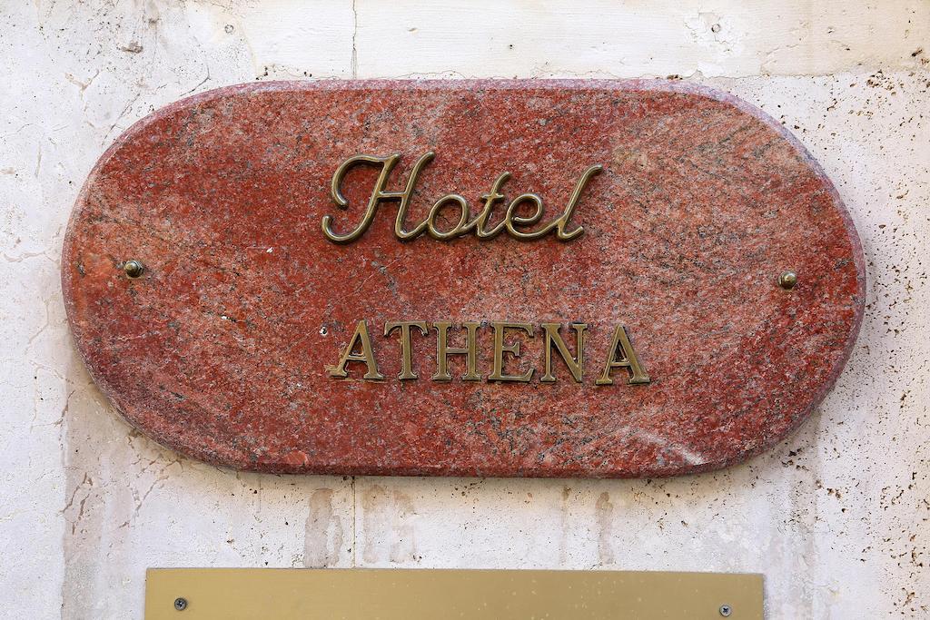 ホテル アルベルゴ アテナ ローマ エクステリア 写真
