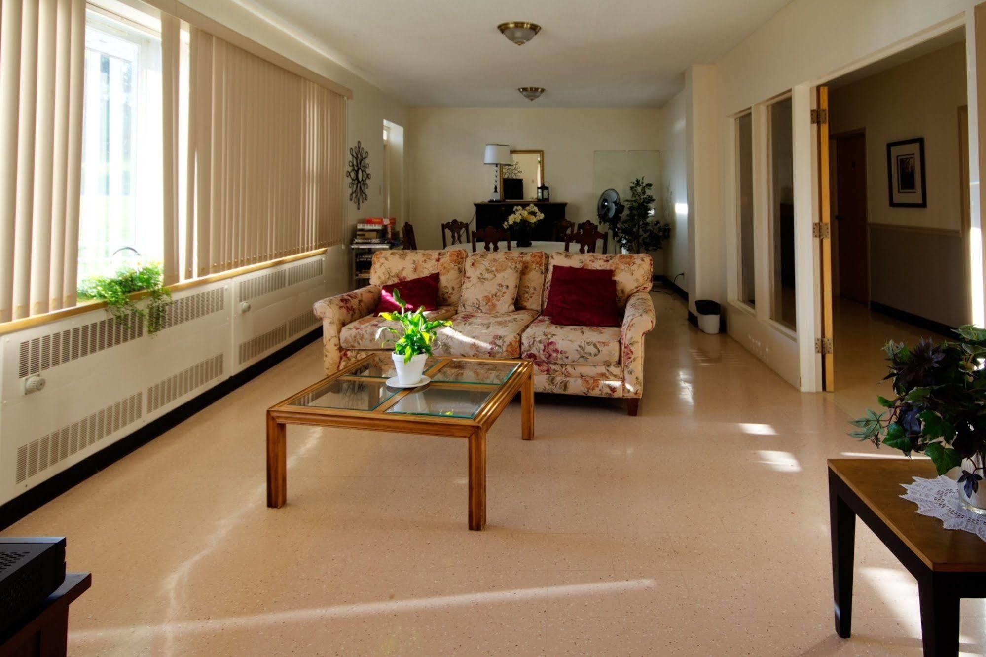Manoir D'Youville Châteauguay Heights エクステリア 写真