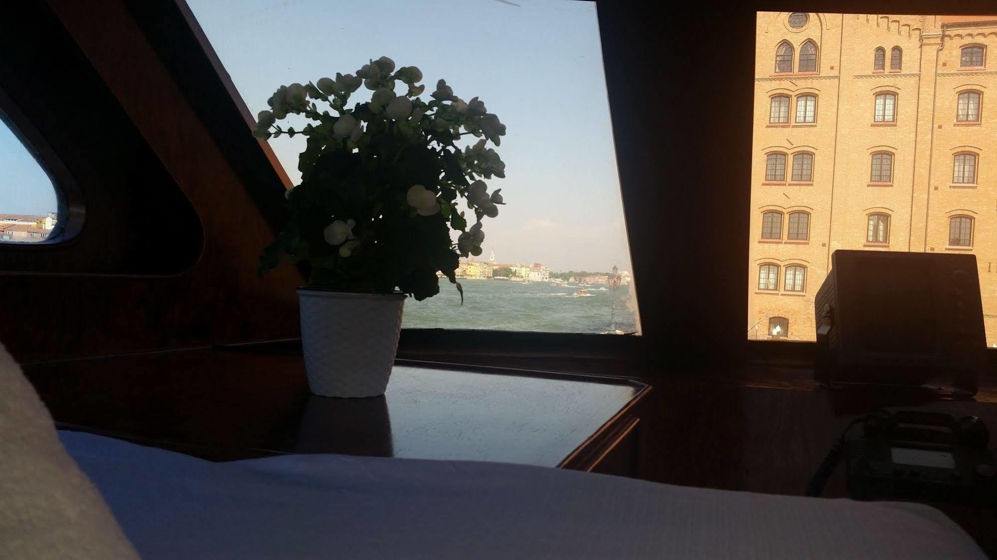 ホテルSarah Cruise ヴェネツィア エクステリア 写真