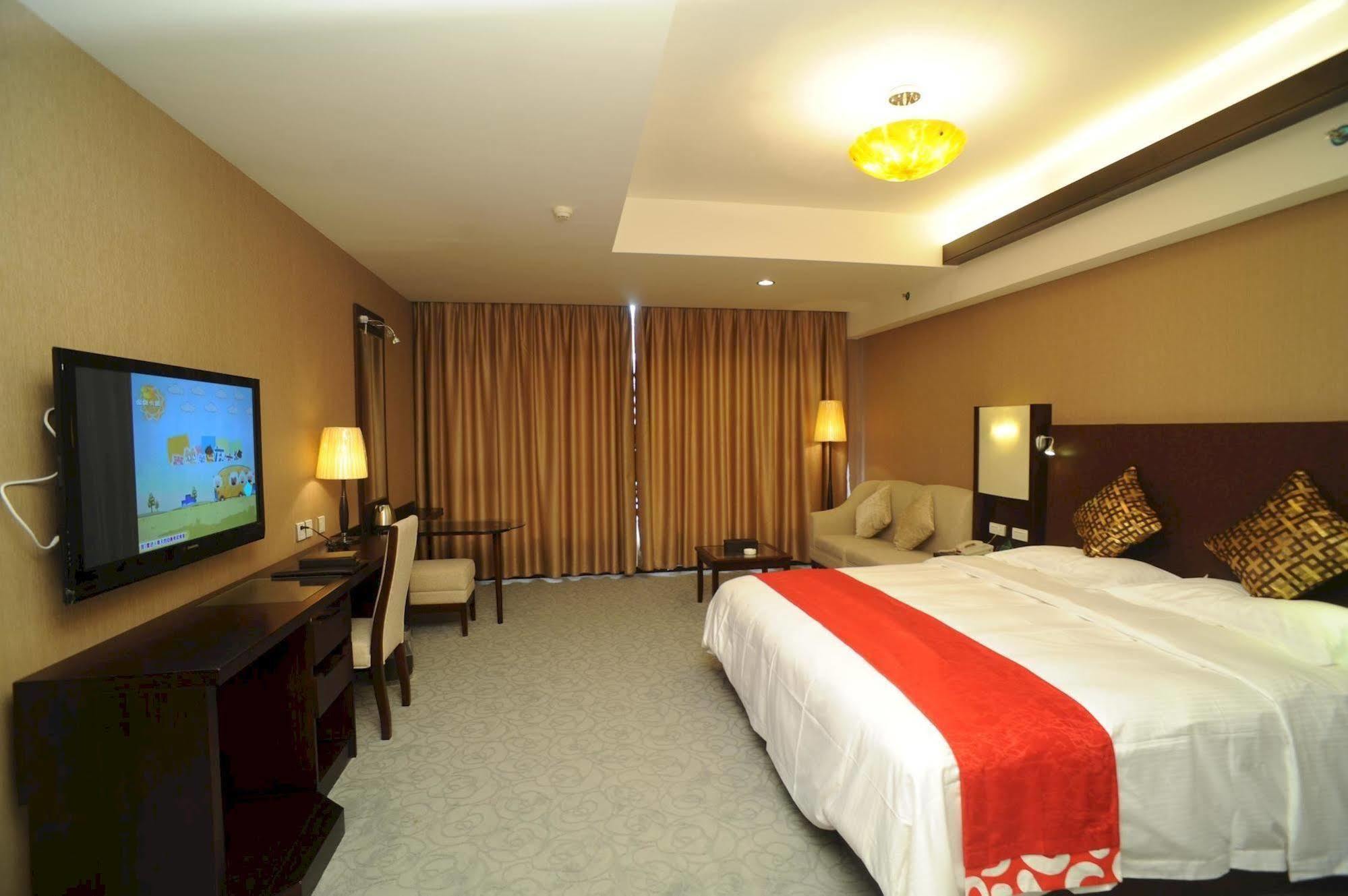 Golden Dragonball Hotel 桂林 エクステリア 写真