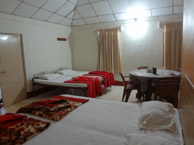 Hotel Veerabhoomi Tourist Village Kushālnagar エクステリア 写真