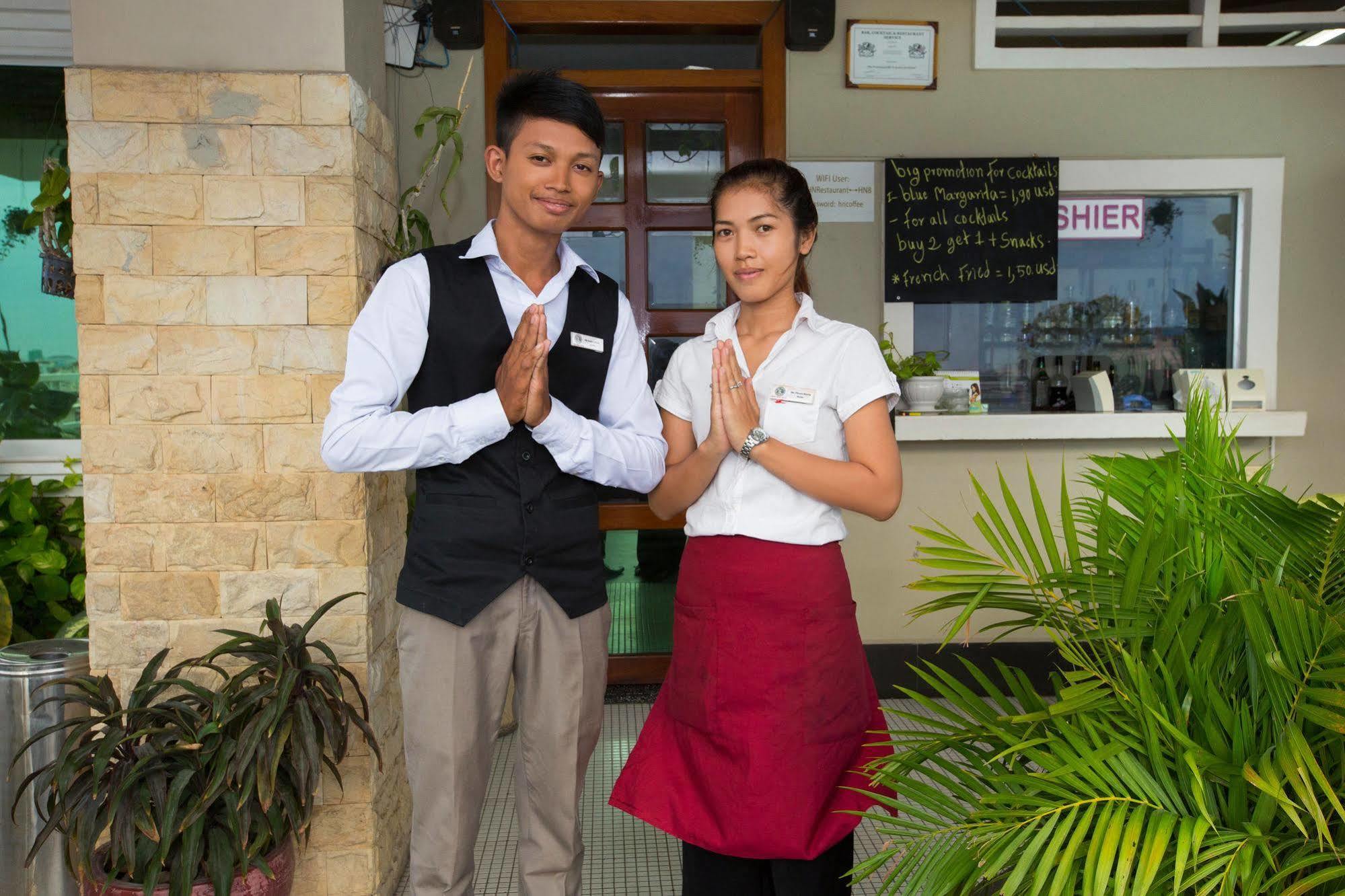 Hang Neak Hotel プノンペン エクステリア 写真