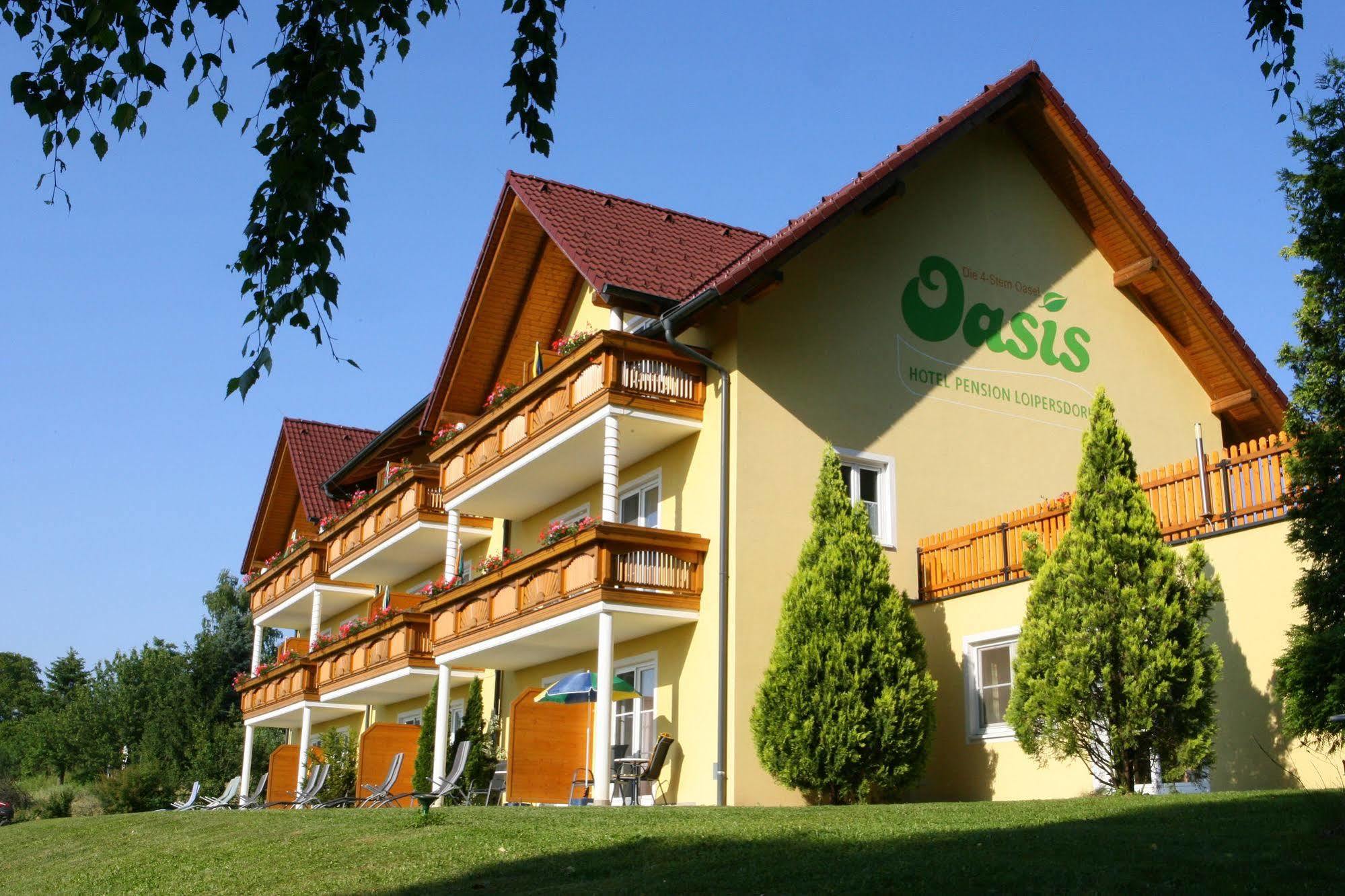 Hotel Garni Oasis Loipersdorf イェナースドルフ エクステリア 写真