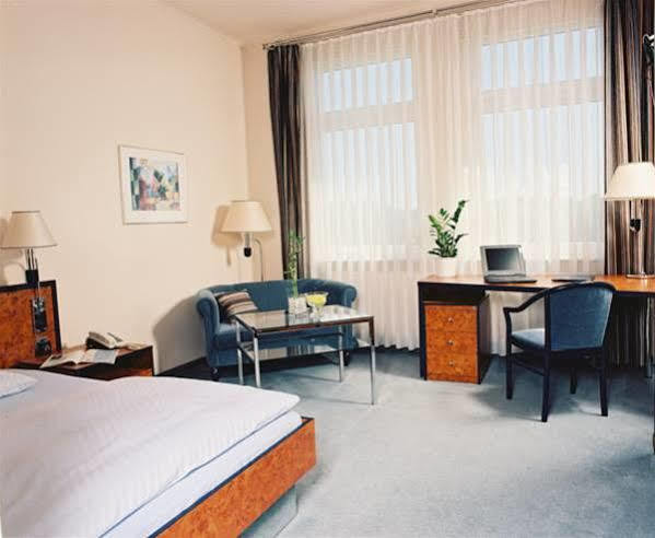 ホテル アルカディア フリードリヒスドルフ エクステリア 写真