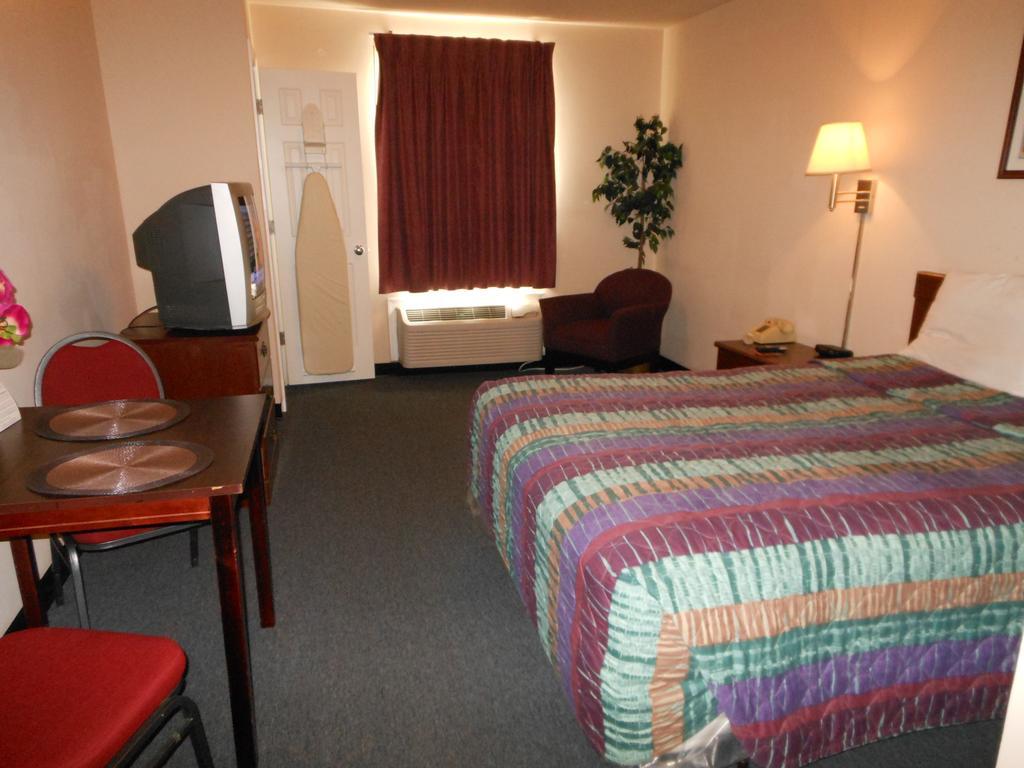 Intown Suites Extended Stay Select Hampton Va エクステリア 写真